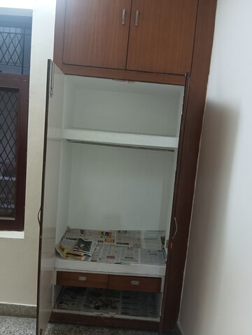 Furnished Amenities in 2 BHK Builder Floor at Maidan Garhi – for Rent