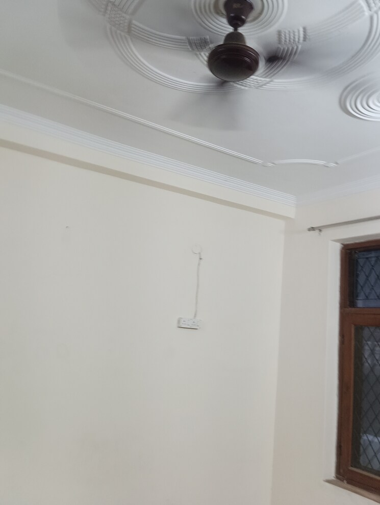 Room, maidan garhi 2 Bedroom 75 Sq.Yd. Builder Floor In Maidan Garhi Delhi 9075898