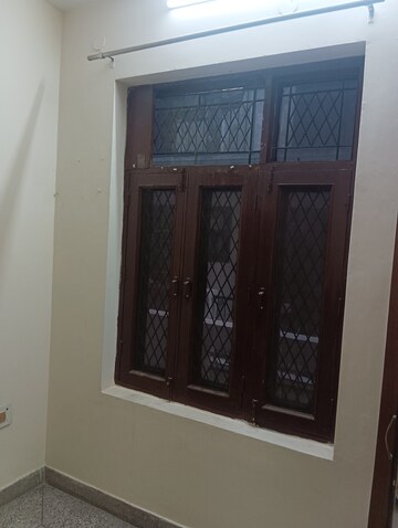 Furnished Amenities in 2 BHK Builder Floor at Maidan Garhi – for Rent