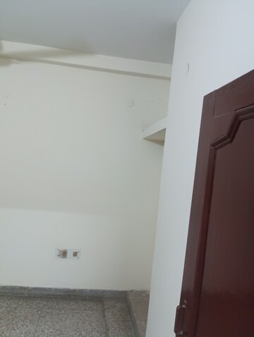 Room in 2 BHK Builder Floor at Maidan Garhi – for Rent