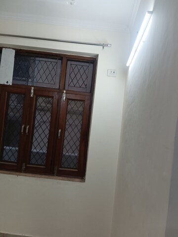 Room in 2 BHK Builder Floor at Maidan Garhi – for Rent