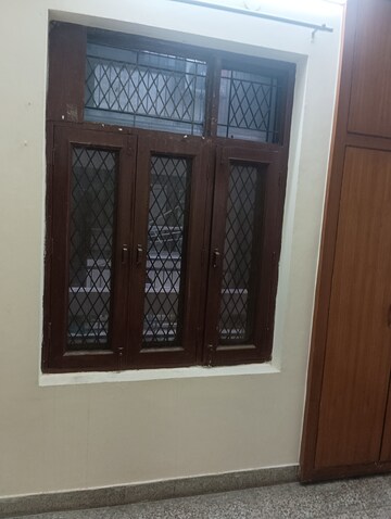 Furnished Amenities in 2 BHK Builder Floor at Maidan Garhi – for Rent
