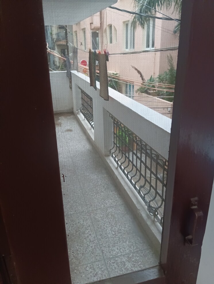 Balcony, maidan garhi 2 Bedroom 75 Sq.Yd. Builder Floor In Maidan Garhi Delhi 9075898