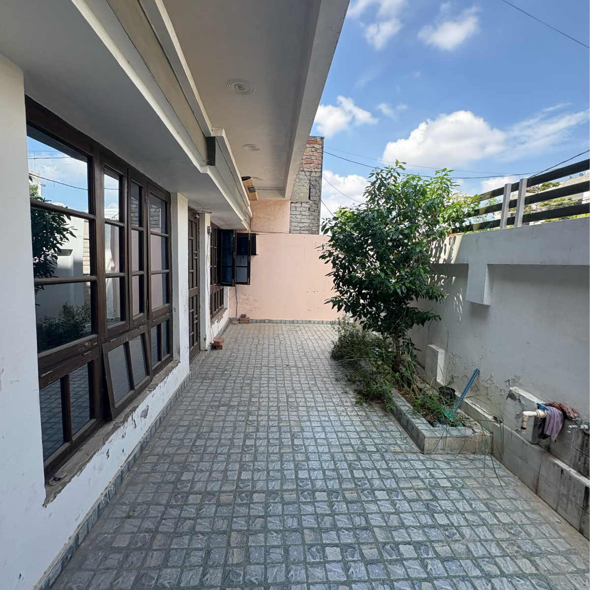 6+ BHK + Pooja Room,Servant Room,Study Room,Extra Room Independent House For Sale in UPAVP Vrindavan Yojana