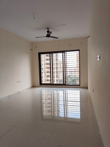 Room in 2 BHK Apartment at Acme Ozone, Manpada – for Rent