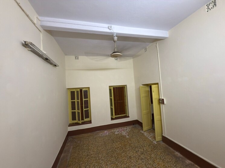 Room, golpark Commercial Shop 800 Sq.Ft. In Golpark Kolkata 9075866