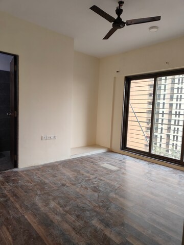 Room in 2 BHK Apartment at Acme Ozone, Manpada – for Rent