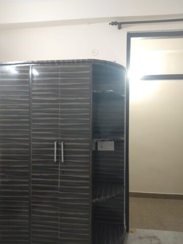 Room in 2 BHK Builder Floor at Vasundhara Sector 4 – for Rent