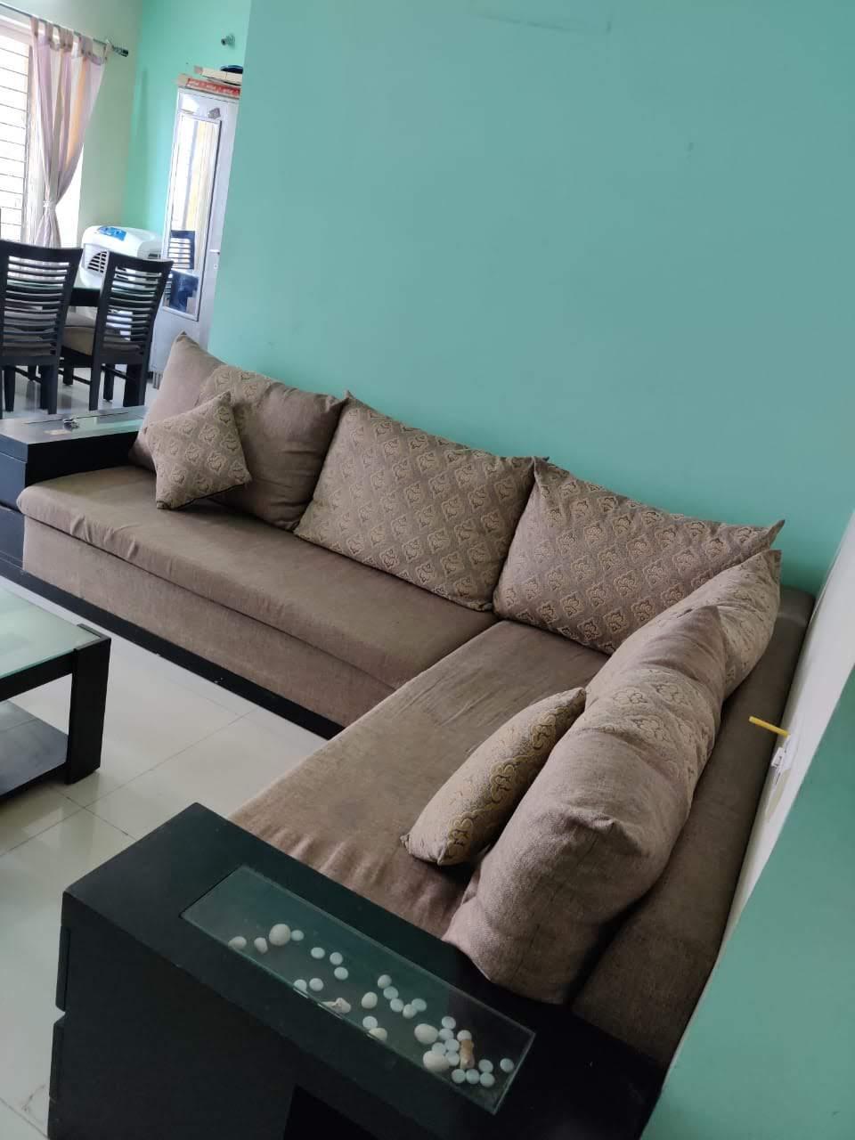 2 BHK Apartment For Rent in Mirchandani Palms