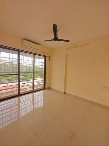 Room in 3 BHK Apartment at Nilkamal CHS Nerul, Nerul – for Rent