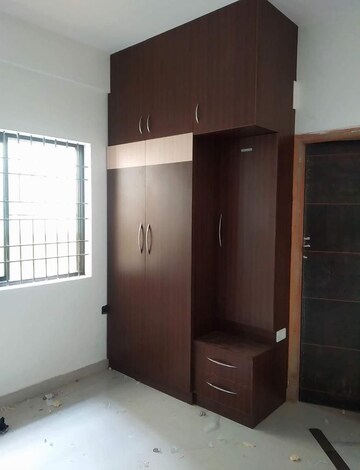 Room in 3 BHK Apartment at AH Galaxy, Hbr Layout – for Rent