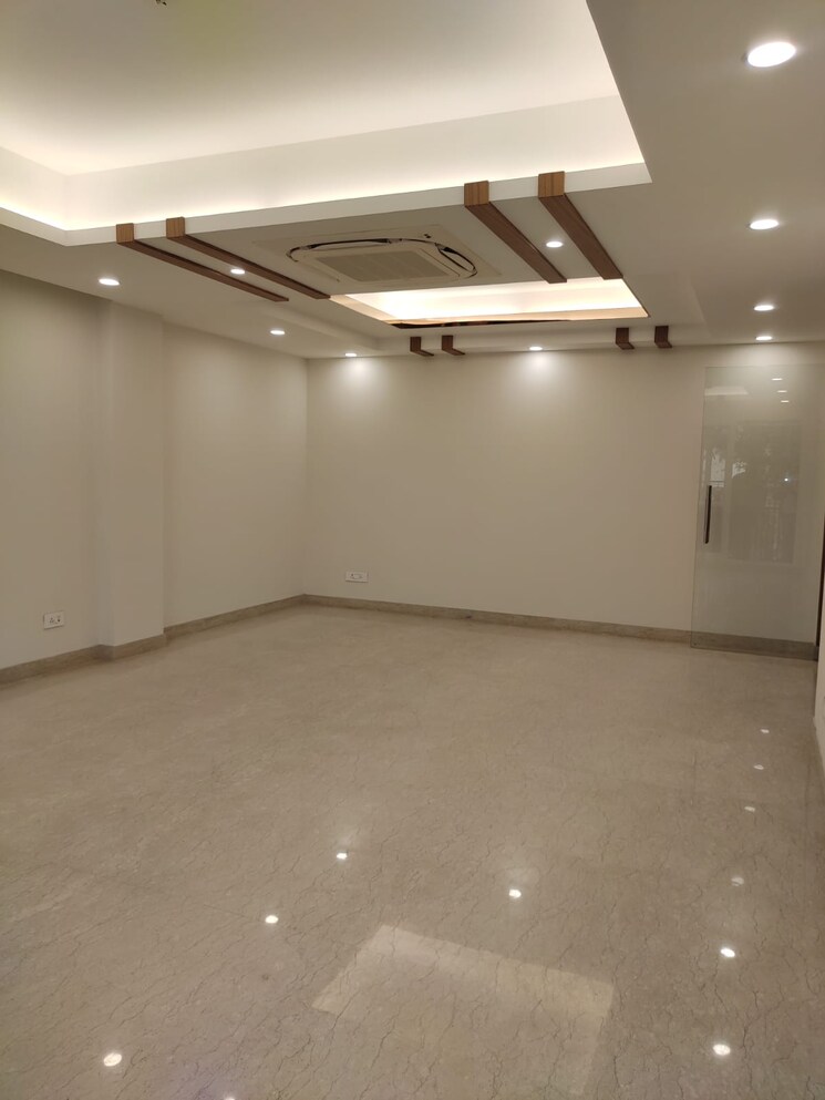 Room, dlf phase ii 4 Bedroom 300 Sq.Yd. Builder Floor In Dlf Phase ii Gurgaon 9075924