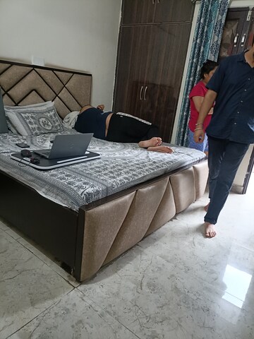 Bedroom in 2.5 BHK Builder Floor at Mayur Vihar Phase 1 – for Rent