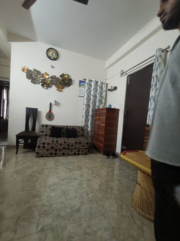 Living Room in 2.5 BHK Builder Floor at Mayur Vihar Phase 1 – for Rent