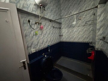 Furnished Amenities in 3 BHK Builder Floor at Boutique Residential Apartments B-26, Greater Kailash I – for Rent