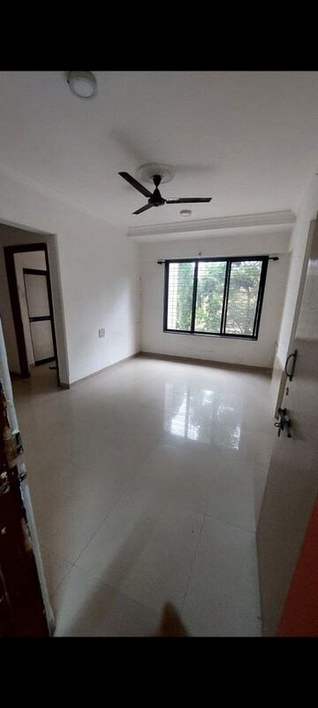 Room in 1 BHK Apartment at Andheri West – for Rent