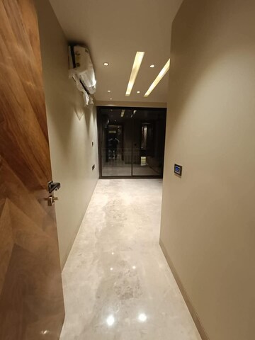 Building Lobby in 2 BHK Builder Floor at ASF Center, Udyog Vihar Phase 4 – for Rent
