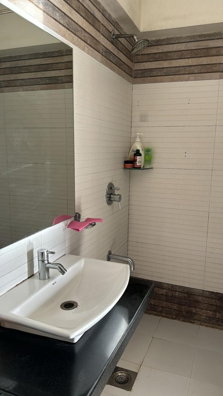 Bathroom, andheri west 2.5 Bedroom 1200 Sq.Ft. Apartment In Andheri West Mumbai 9075971