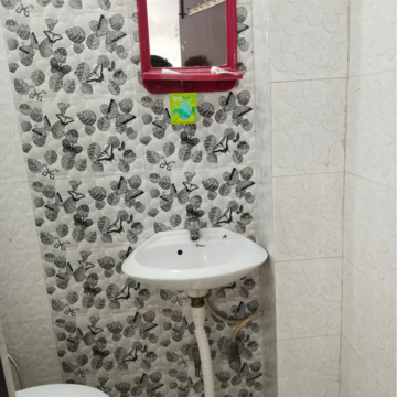 Bathroom in 1 BHK Builder Floor at Malviya Nagar – for Rent