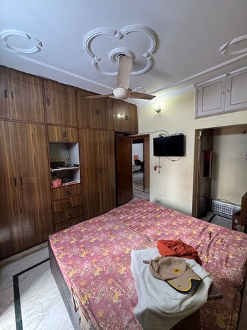 Bedroom in 2 BHK Builder Floor at Janakpuri – for Rent