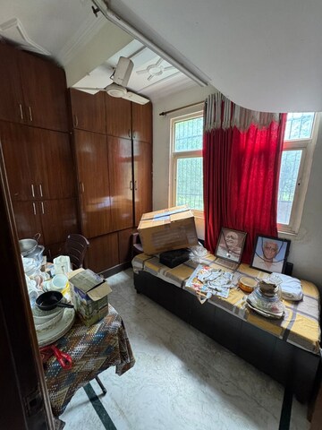 Study Room in 2 BHK Builder Floor at Janakpuri – for Rent