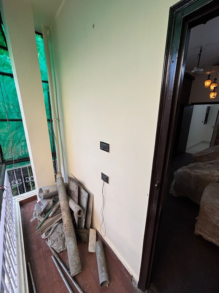 Balcony, janakpuri 2 Bedroom 900 Sq.Ft. Builder Floor In Janakpuri Delhi 9076016