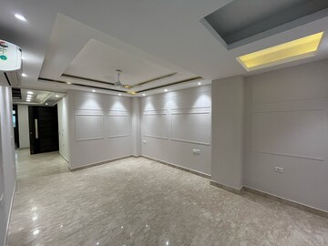 Room in 3 BHK Builder Floor at Ansal Sushant Lok I, Sector 43 – for Rent
