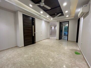 Room in 3 BHK Builder Floor at Ansal Sushant Lok I, Sector 43 – for Rent