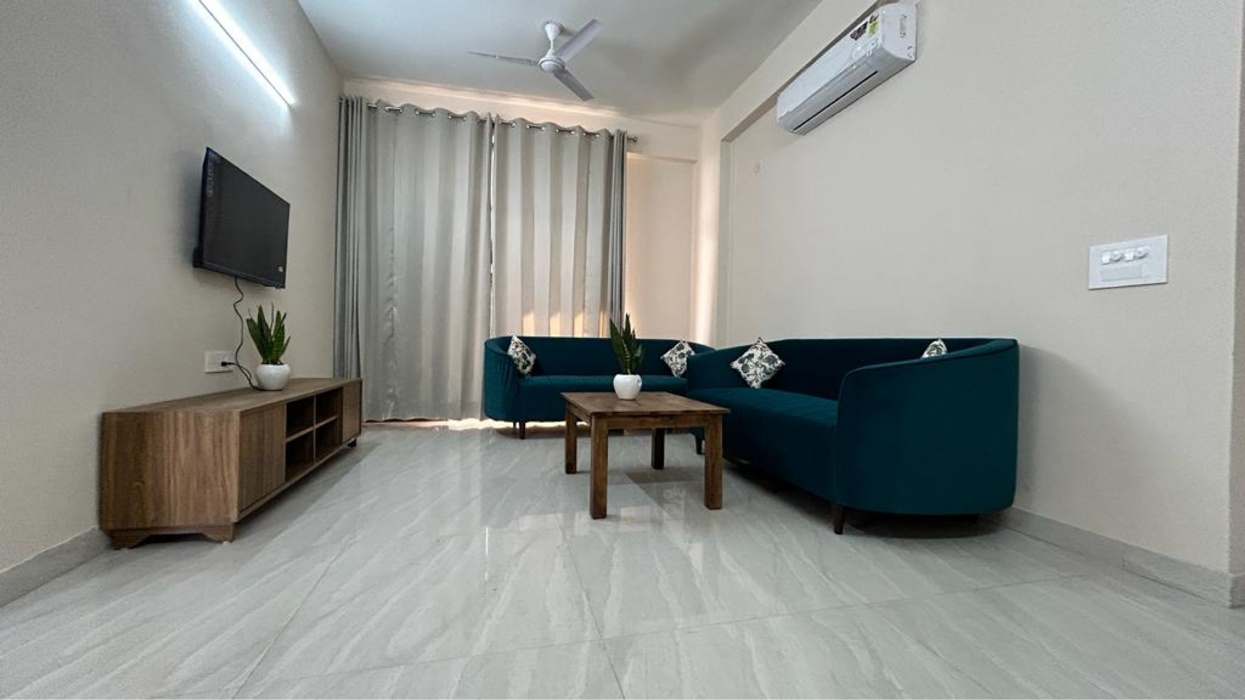4 BHK + Servant Room Apartment For Rent in The 4 Aces CHS