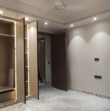 Building Lobby in 3 BHK Builder Floor at Shivalik Colony – for Sale