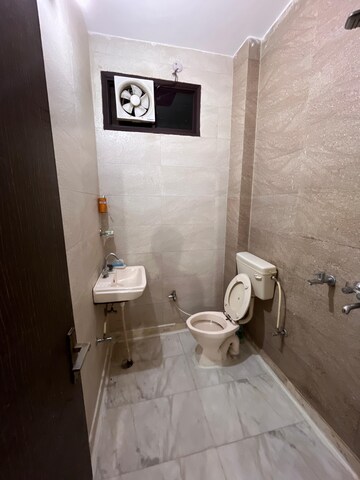 Bathroom in 1 BHK Builder Floor at Janakpuri – for Rent
