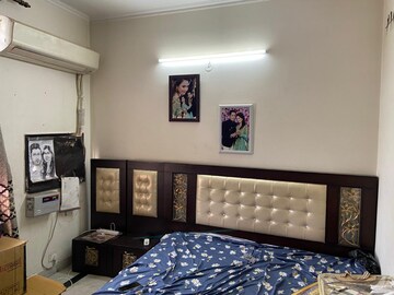 Bedroom in 2 BHK Builder Floor at Sector 56 – for Rent