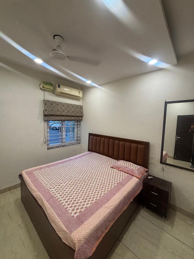 Bedroom, janakpuri 2 Bedroom 1250 Sq.Ft. Builder Floor In Janakpuri Delhi 9076039