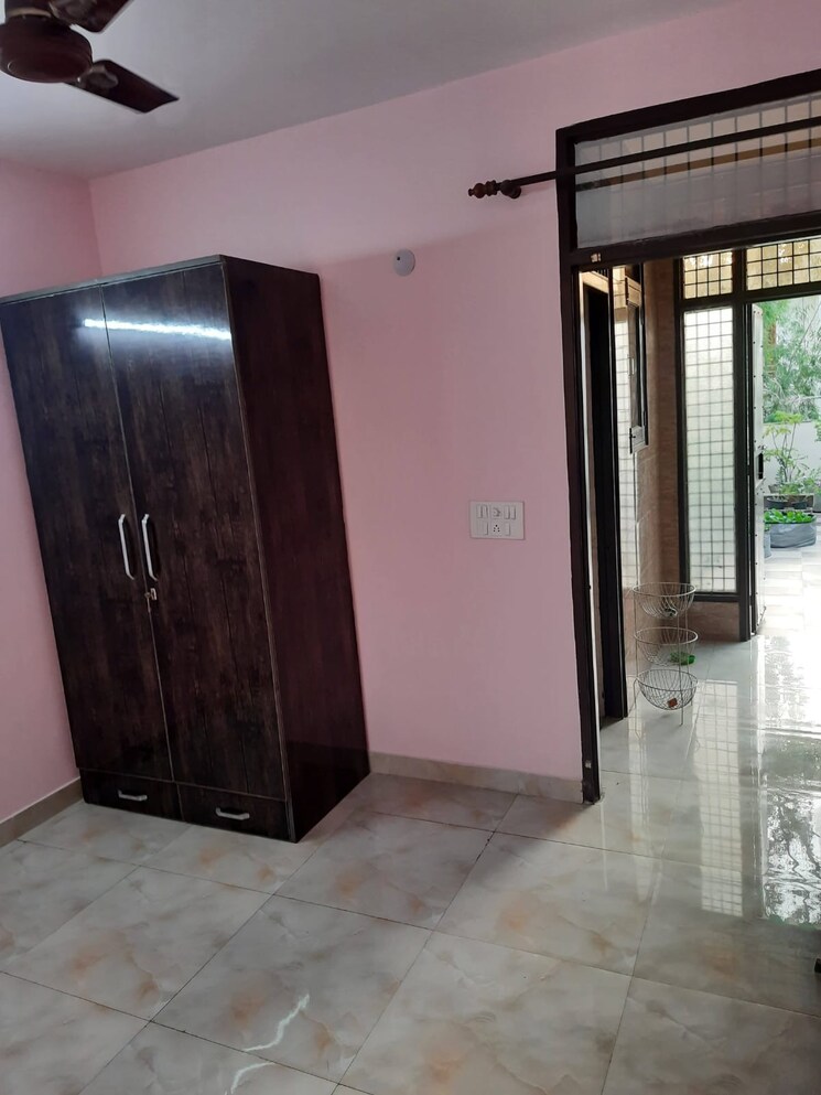 Room, janakpuri 1 Bedroom 550 Sq.Ft. Builder Floor In Janakpuri Delhi 9076044
