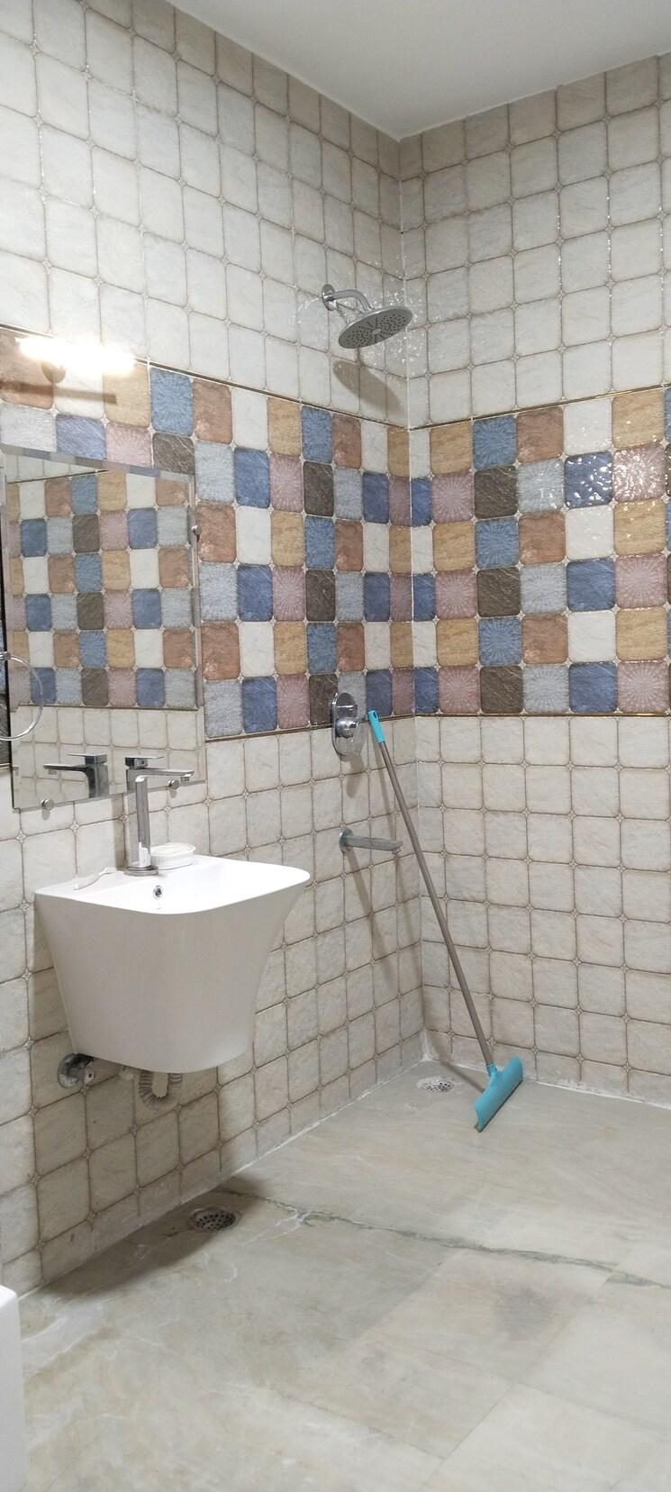 Bathroom, kavi nagar block j 4 Bedroom 3500 Sq.Ft. Builder Floor In Kavi Nagar Block J Ghaziabad 9076056