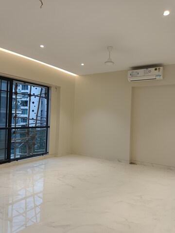 Room in 3 BHK Apartment at Mahavir Apartment Santacruz West, Santacruz West – for Rent