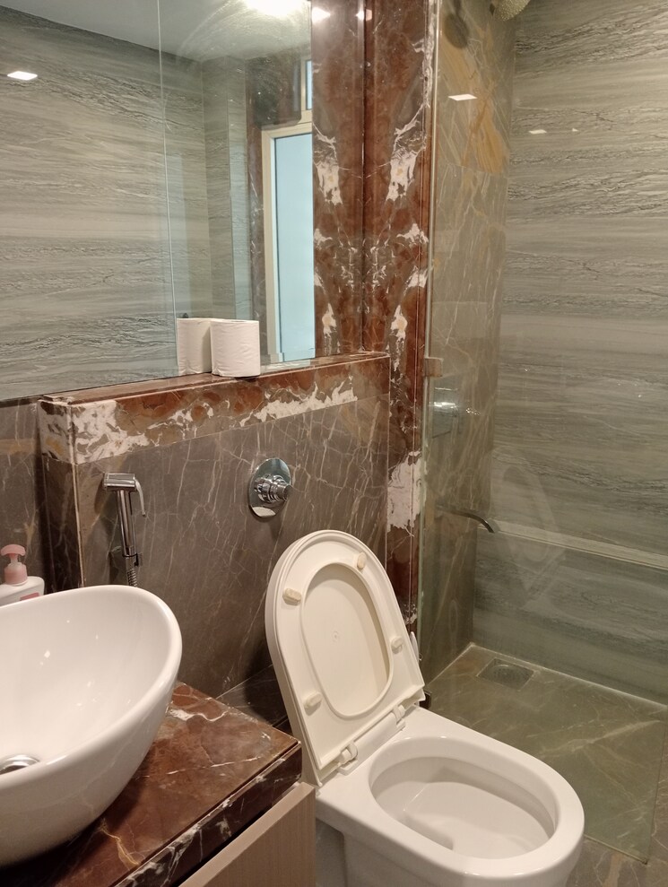 Bathroom, dipti-flora-khar-west 2 Bedroom 750 Sq.Ft. Apartment In Khar West Mumbai 9076074