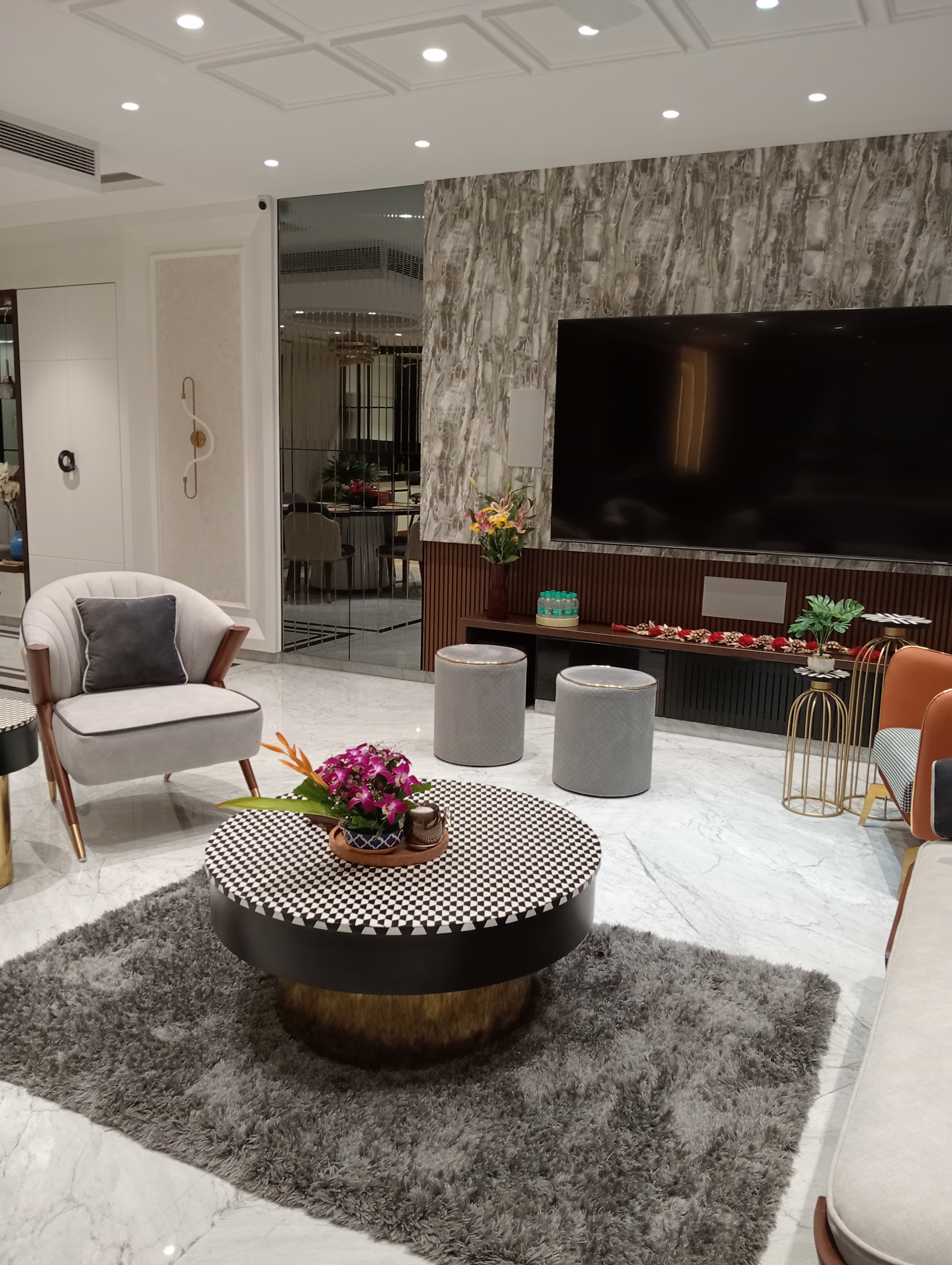 2 BHK 750 Sq.Ft. Apartment in Dipti Flora Khar West