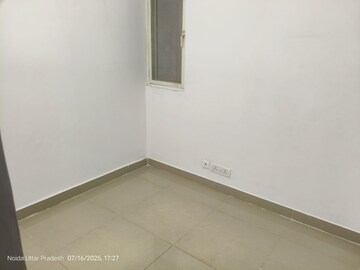 Room in 3 BHK Apartment at Godrej Woods, Sector 43 – for Rent
