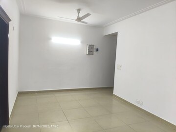 Room in 3 BHK Apartment at Godrej Woods, Sector 43 – for Rent