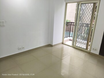 Room in 3 BHK Apartment at Godrej Woods, Sector 43 – for Rent
