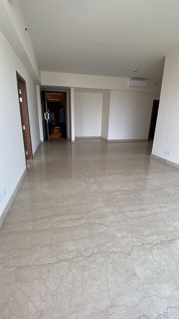 Room in 4 BHK Apartment at Emaar The Palm Drive-The Sky Terraces, Sector 66 – for Rent
