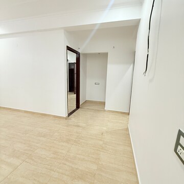 Room in 3 BHK Builder Floor at Sector 105 – for Rent