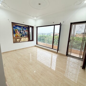3 BHK Builder Floor For Rent in Sector 105