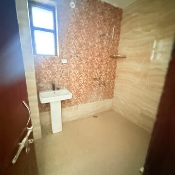 Furnished Amenities in 3 BHK Builder Floor at Sector 105 – for Rent