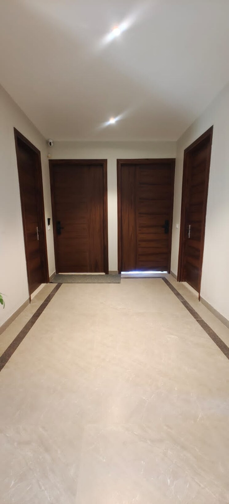 Room, international airport road 4 Bedroom 2250 Sq.Ft. Apartment In International Airport Road Zirakpur 9076154