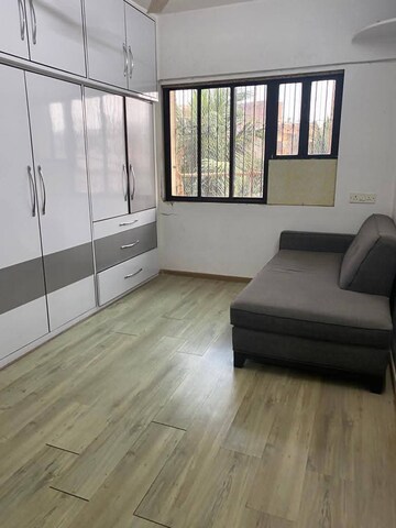 Room in 1 BHK Apartment at Green View Goregaon, Goregaon East – for Rent
