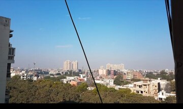 Plot Area in 2 BHK Apartment at Amrapali Eden Park, Sector 50 – for Rent