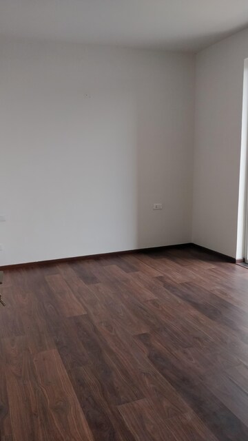 Room in 3 BHK Apartment at ATS Golf Meadows Lifestyle, Central Derabassi – for Rent