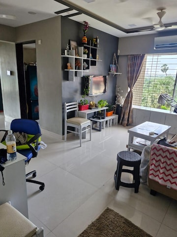 Team Area in 2 BHK Apartment at Deepak Residency, Vile Parle West – for Rent